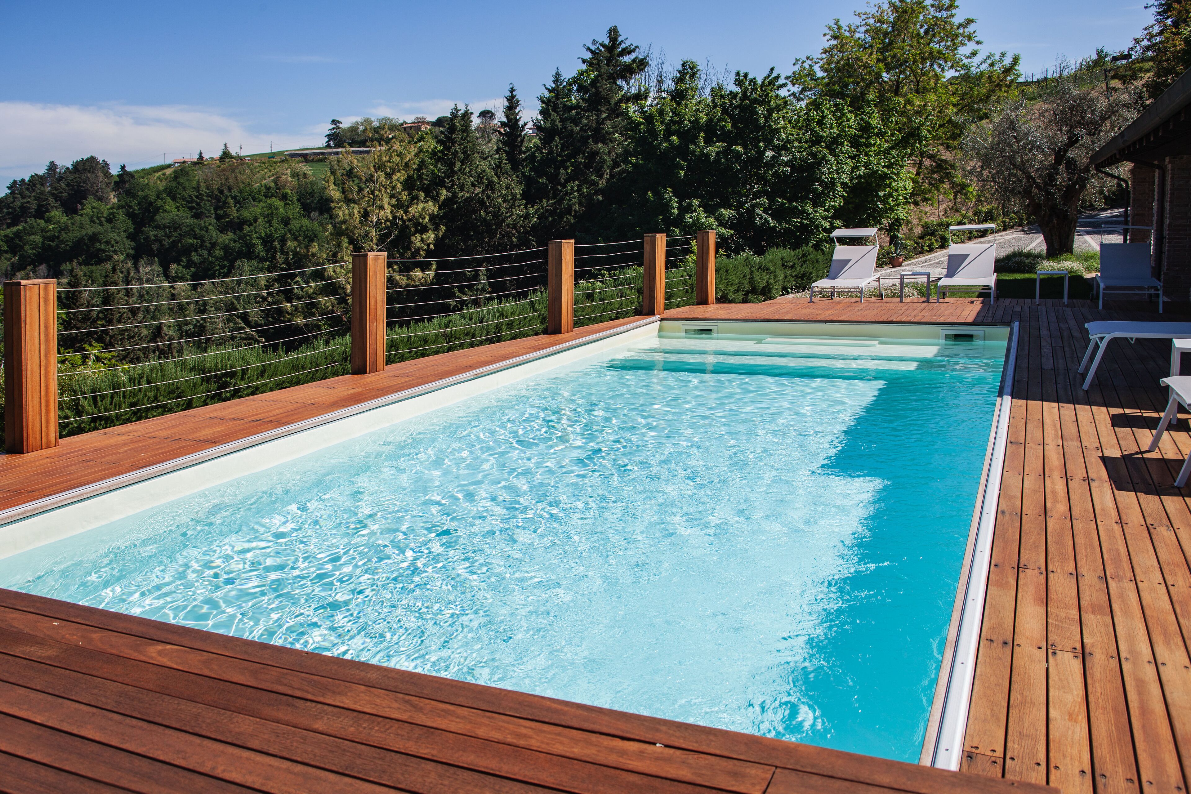 Piscina all'aperto, una piscina riscaldata