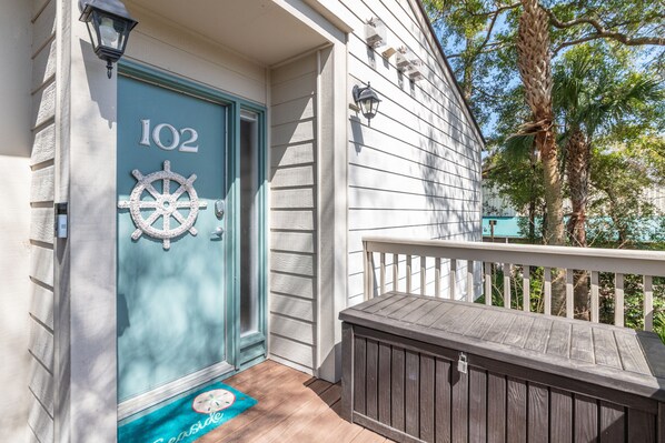 Unclassified image, 1 of 29, button