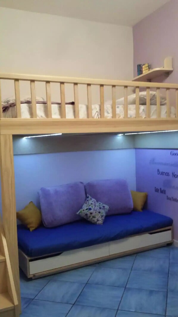 2 bedrooms, desk, free WiFi