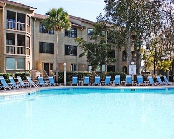 Outdoor pool, a heated pool