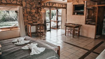 1 Schlafzimmer, Schreibtisch, Reisekinderbett, WLAN