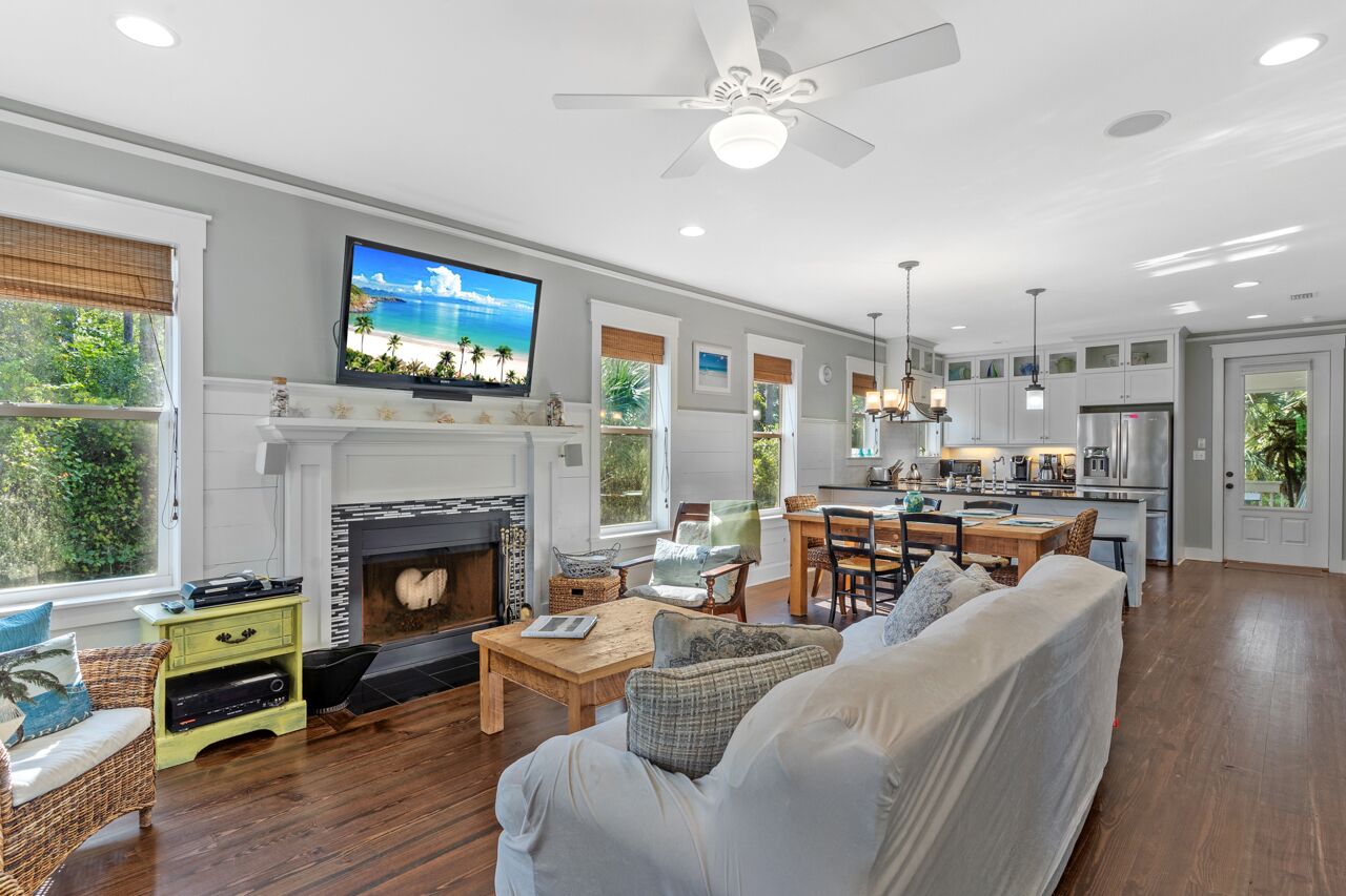 Cozy coastal cottage with swimming pool👙, dogs welcome 🐕‍🦺🐾