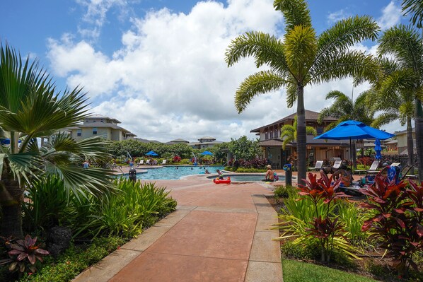 A heated pool - Sunset vista condo with WiFi, central ac, lanai, w/d, onsite pool/spa (Koloa)