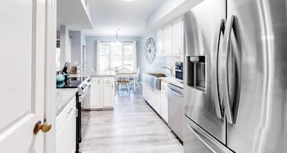 Updated beach villa with lagoon-view balcony at Kiawah Island Golf Resort