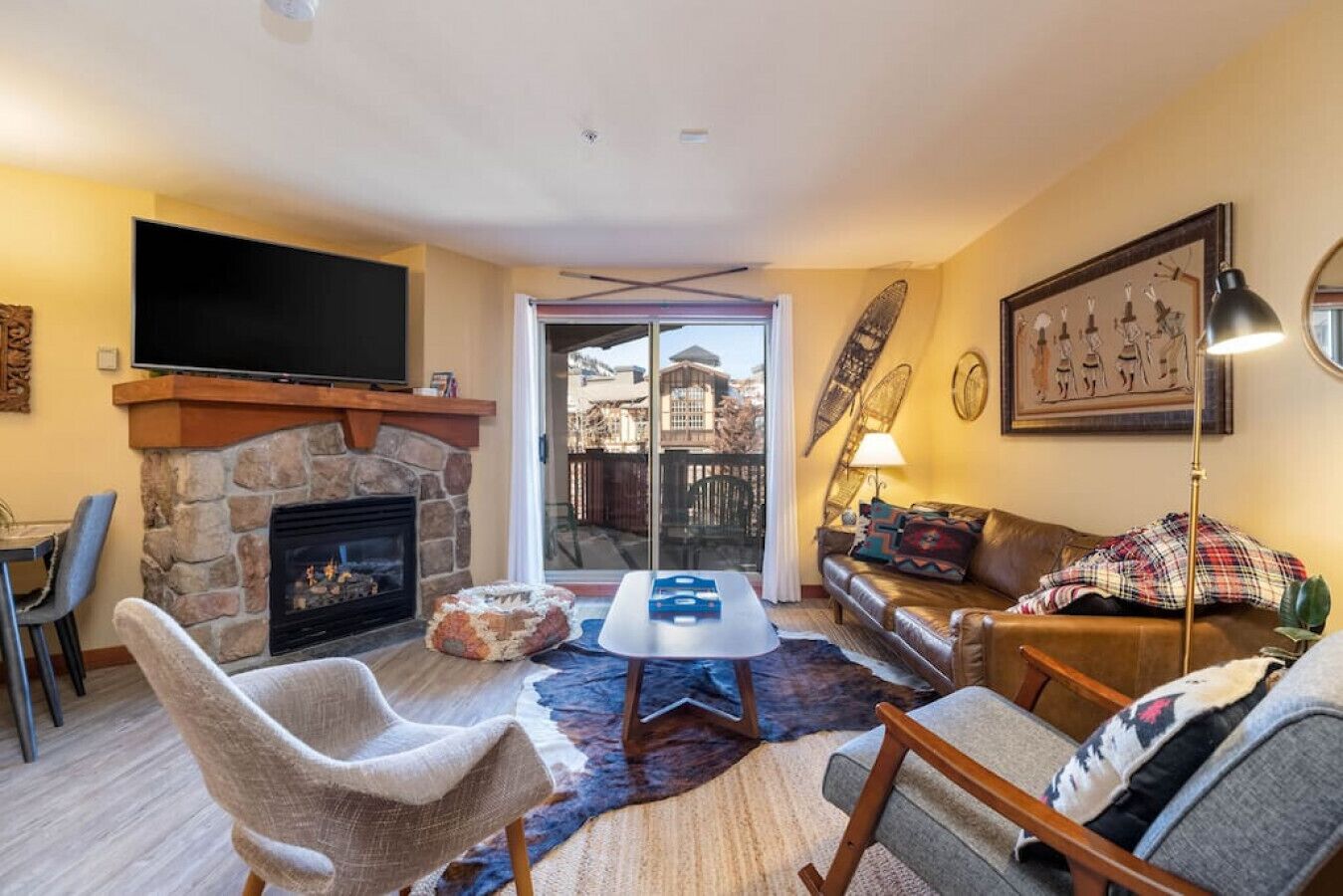 Smart TV, fireplace, books