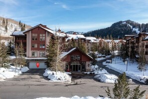 Exterior - Pool,Hot Tub,Pool Table,Bike,Hike,Ski-Resort View! (Brighton)
