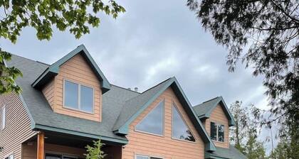 Tamarack Lodge, Waterfront on Lake Bellaire