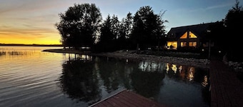 Tamarack Lodge, Waterfront on Lake Bellaire