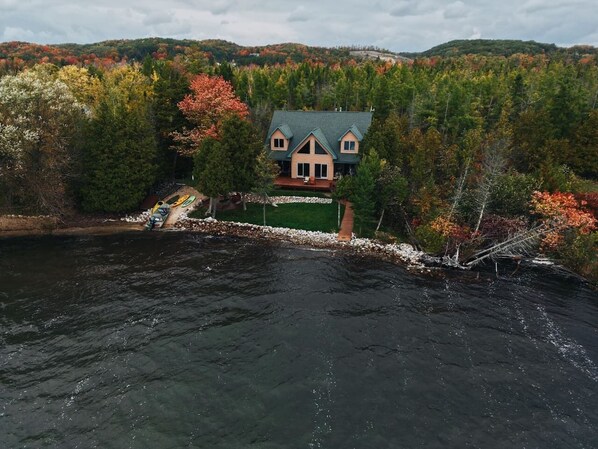 Exterior - Tamarack Lodge, Waterfront on Lake Bellaire (Bellaire)