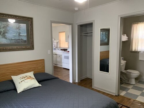 Close to all Amenities-Cabin 6
