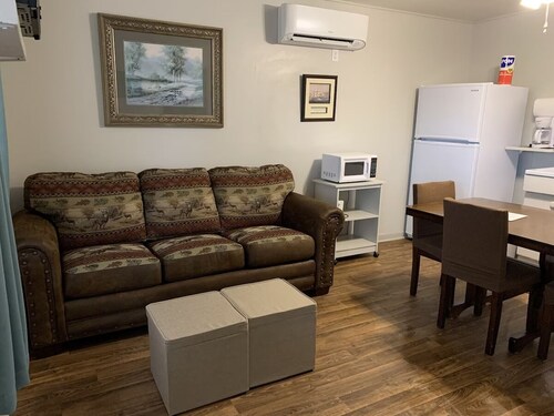 Close to all Amenities-Cabin 6