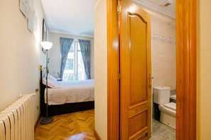 Bathtub, jetted bath