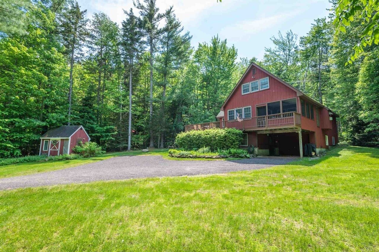 5BR Chalet, Hot Tub, Close to Mt Snow & Stratton