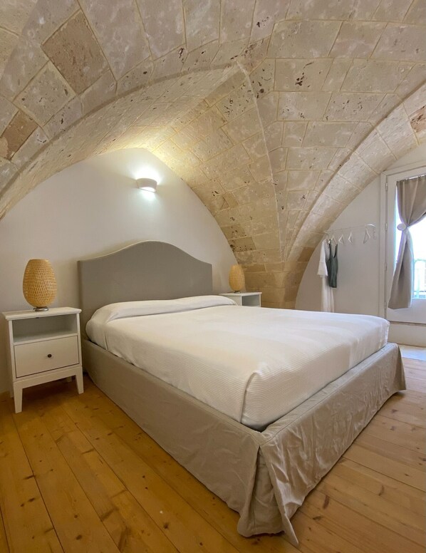 2 chambres, fer et planche à repasser, accès au Wi-Fi (inclus)