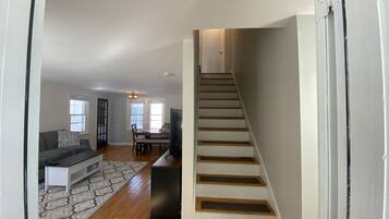 Smart TV, reproductor de DVD y libros