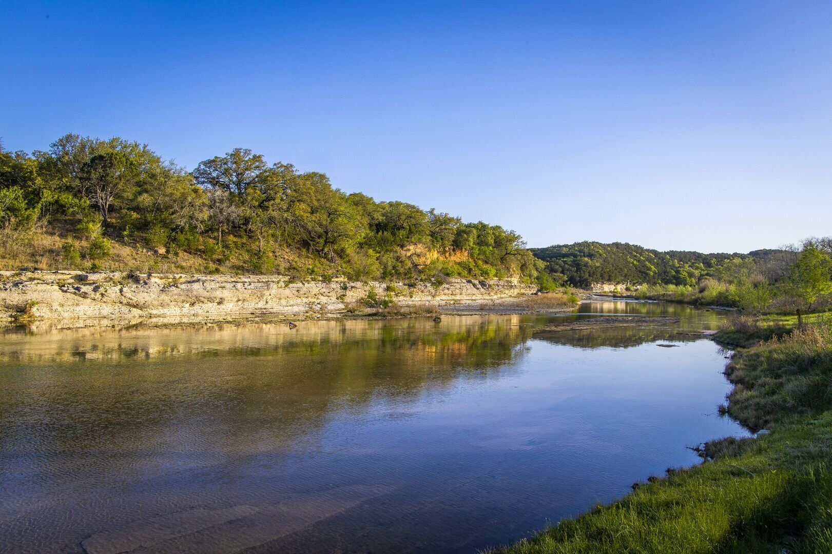 La Casa Rio - RIGHT ON THE BLANCO RIVER,  beautiful 4/3, sleeps 6!