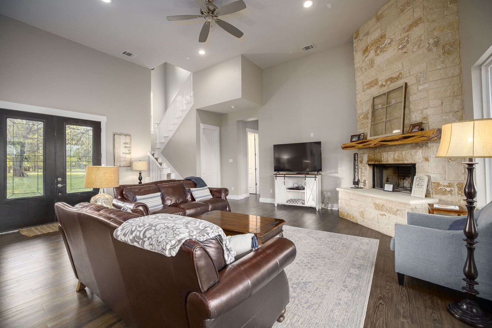 La Casa Rio - RIGHT ON THE BLANCO RIVER,  beautiful 4/3, sleeps 6!