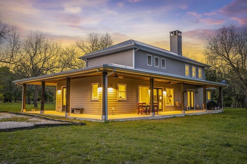 La Casa Rio - Stylish 4/3 Wimberley Blanco Riverfront Acreage, Minutes to Town
