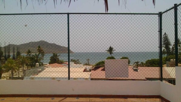 Property grounds - Golden Zone Balbos Apartments in Mazatlan Second floor (Mazatlán)