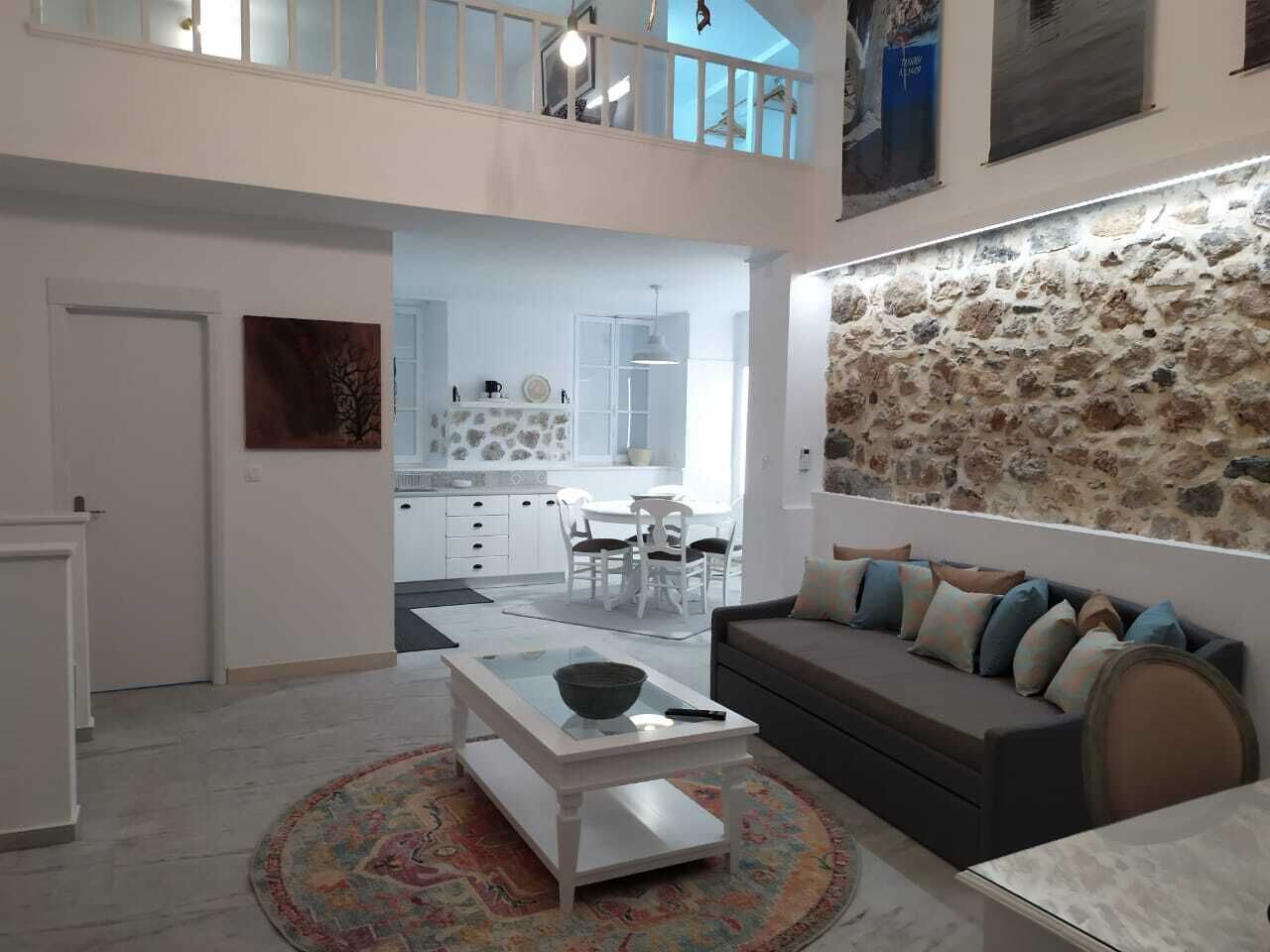 Kalymnos Gallery is an open plan accommodation located at the port of Kalymnos i