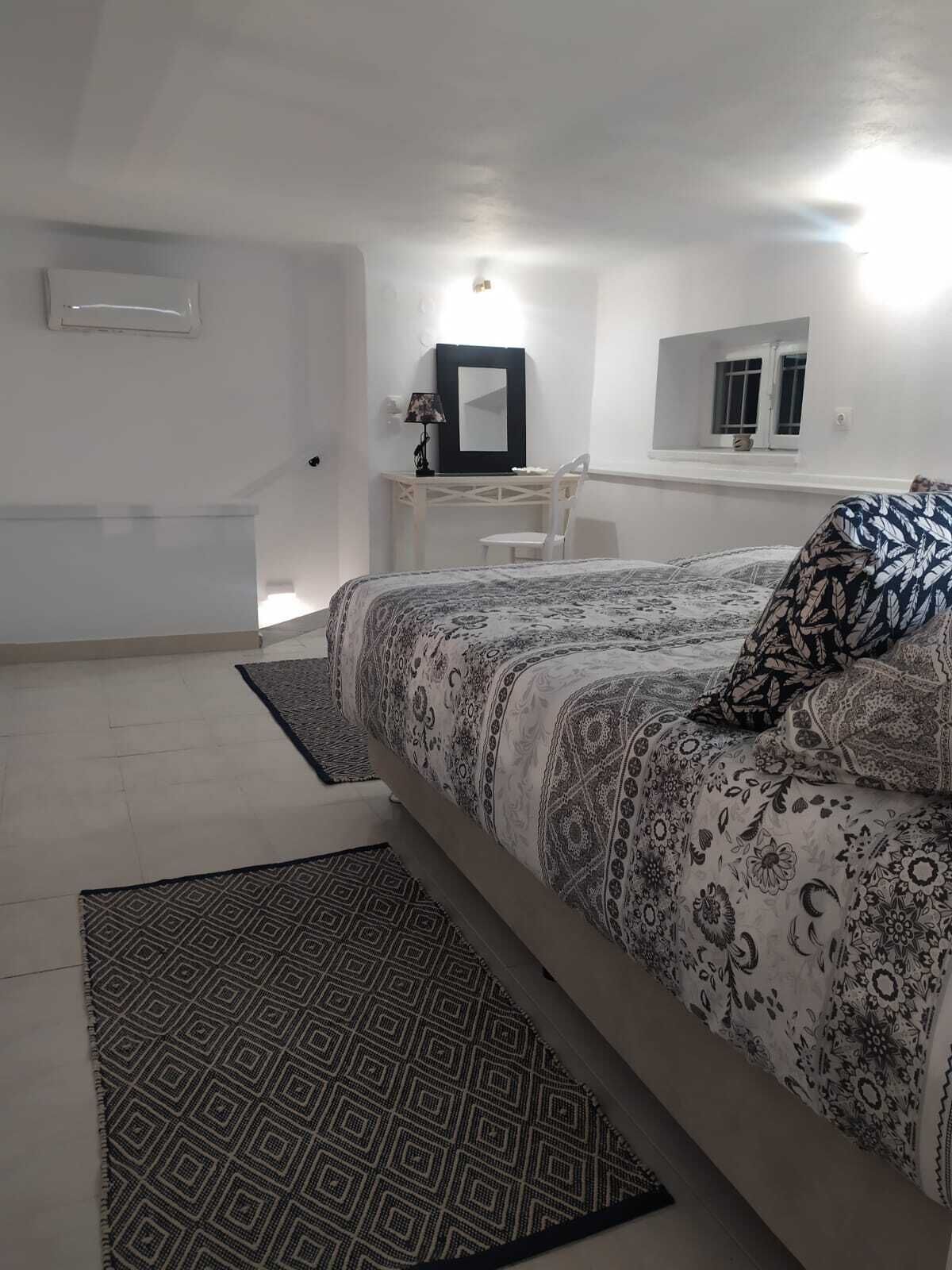 Kalymnos Gallery is an open plan accommodation located at the port of Kalymnos i