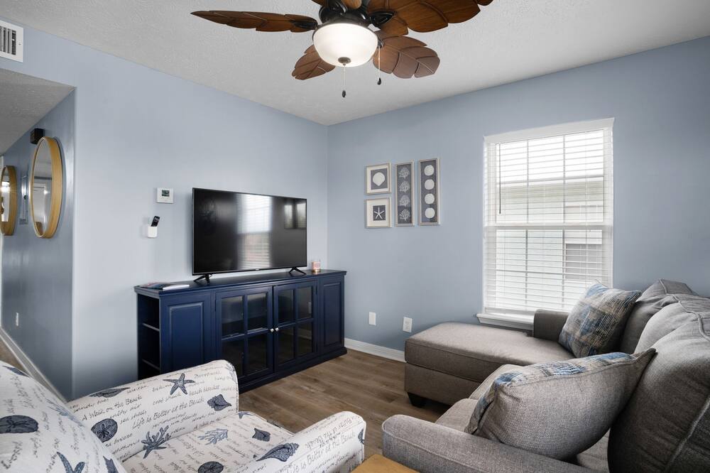 Steps to Beach~EV Charging Station~Private Balcony~The Beach at Dogwood C