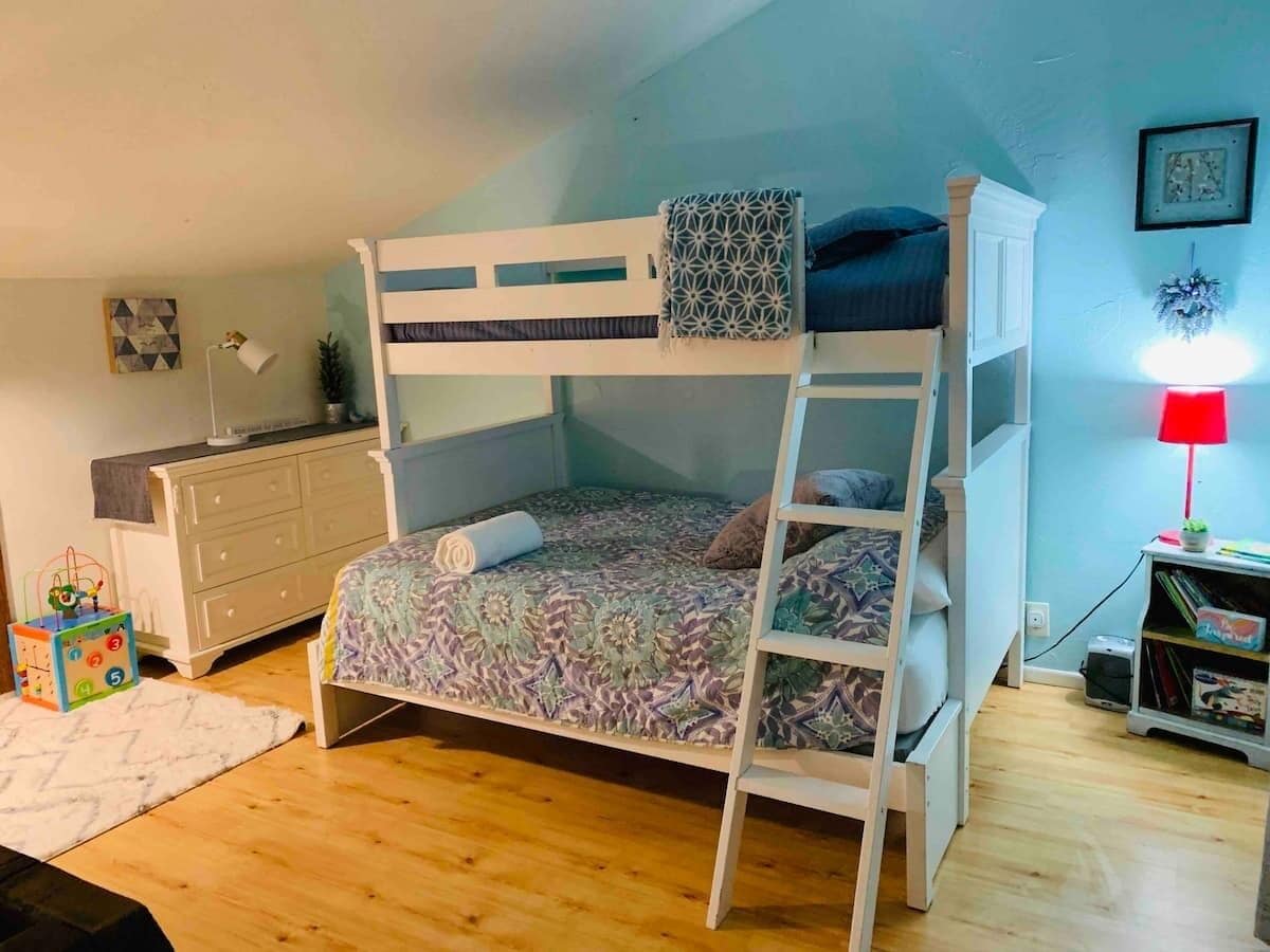 2 bedrooms, iron/ironing board, travel crib, free WiFi