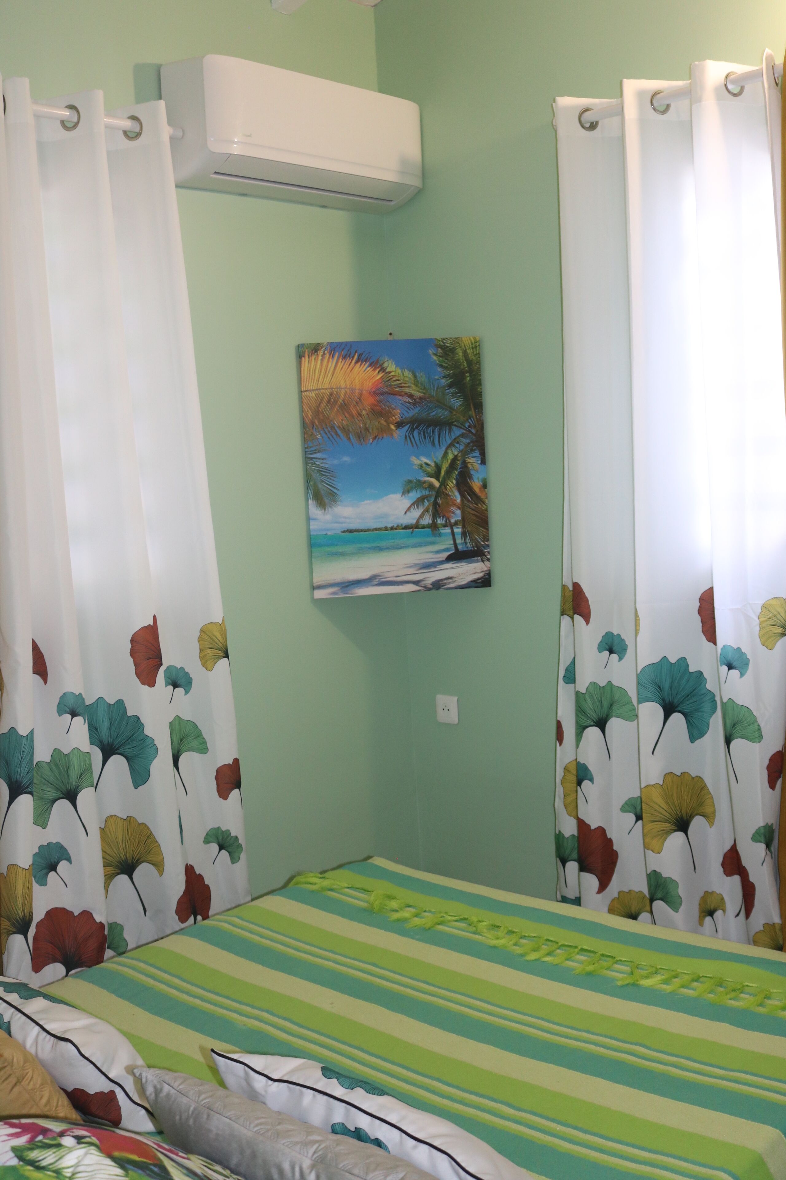 1 chambre, fer et planche à repasser, lit parapluie, Wi-Fi