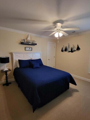 2 bedrooms, iron/ironing board, free WiFi, bed sheets - Lakefront Oceanside Village: 2 Golf Carts, Pools, Private Beach Parking (Murrells Inlet)