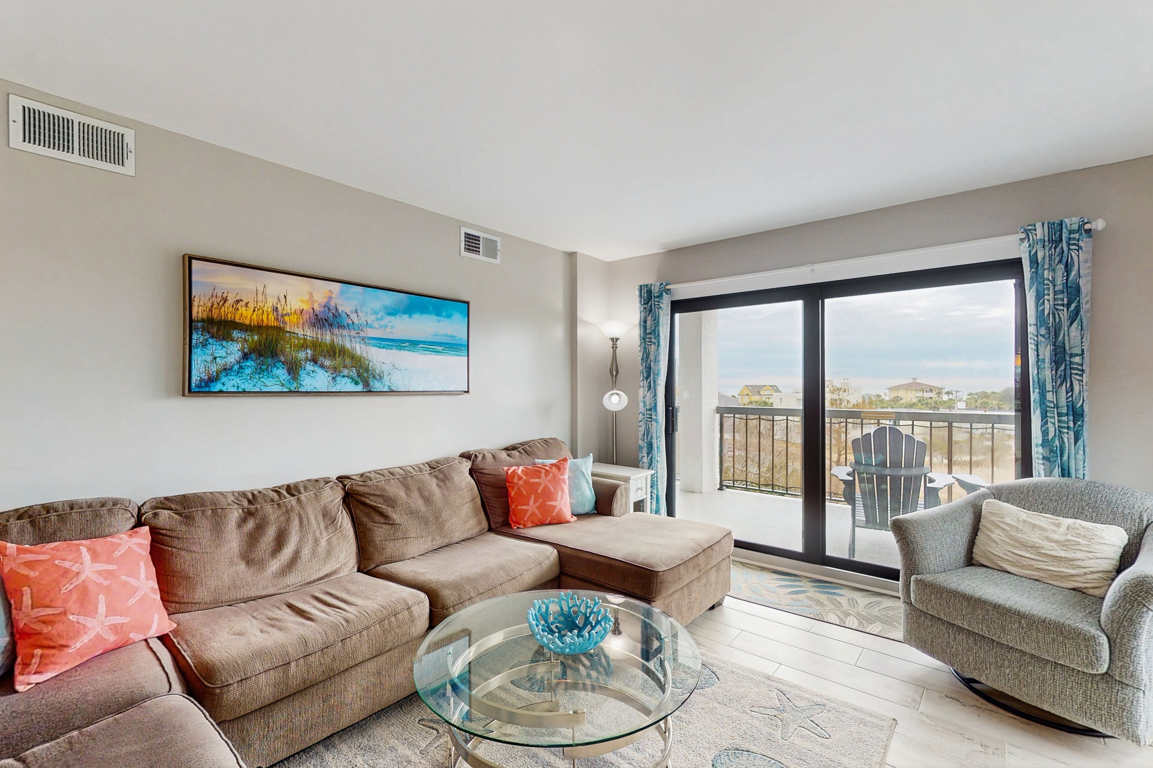 テレビ、DVD プレーヤー