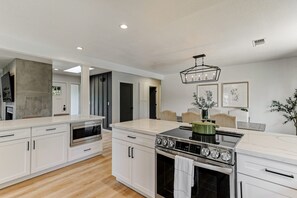 Private kitchen - ***Pineland Place*** (Redding)