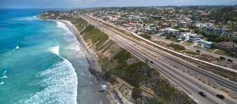 Surf View Bungalow with Outstanding Ocean Views!
