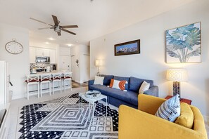 TV - Stylish Belltown Court Gem | Pool, Hot Tub, Sauna, Parking & Rooftop Deck (Seattle)