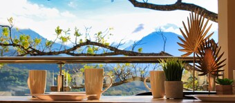 Casa 44 - Cozy and Modern 3BR with amazing views in the middle of the mountains.