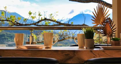 Casa 44 - Cozy and Modern 3BR with amazing views in the middle of the mountains.