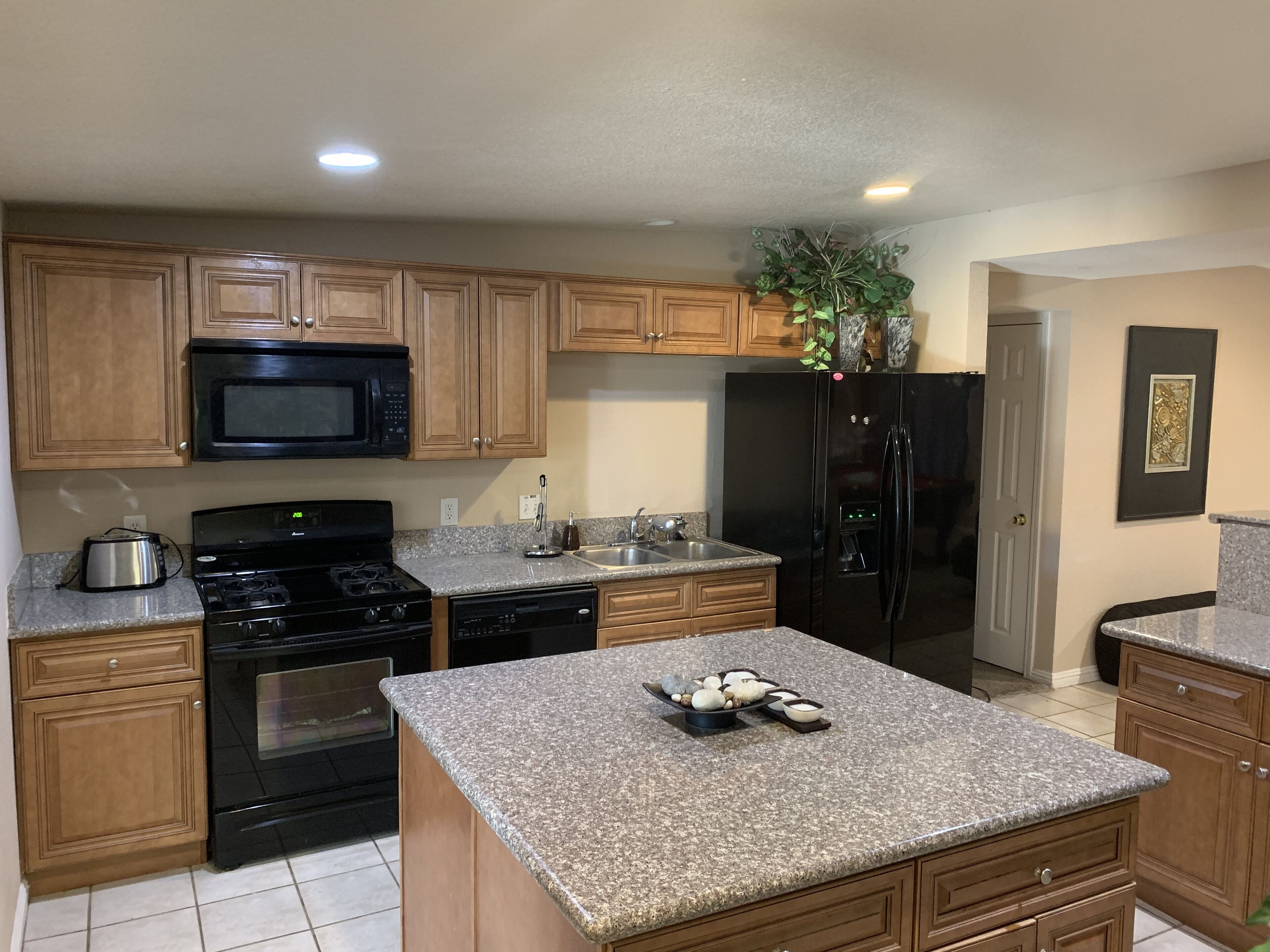 POOL- CLOSE TO STRIP/CONVENTION CENTER- SLEEPS 16+