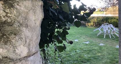 Behuard Peaceful house loire view
