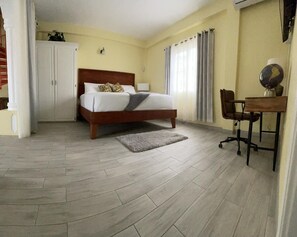 1 chambre, bureau, fer et planche à repasser, Wi-Fi gratuit