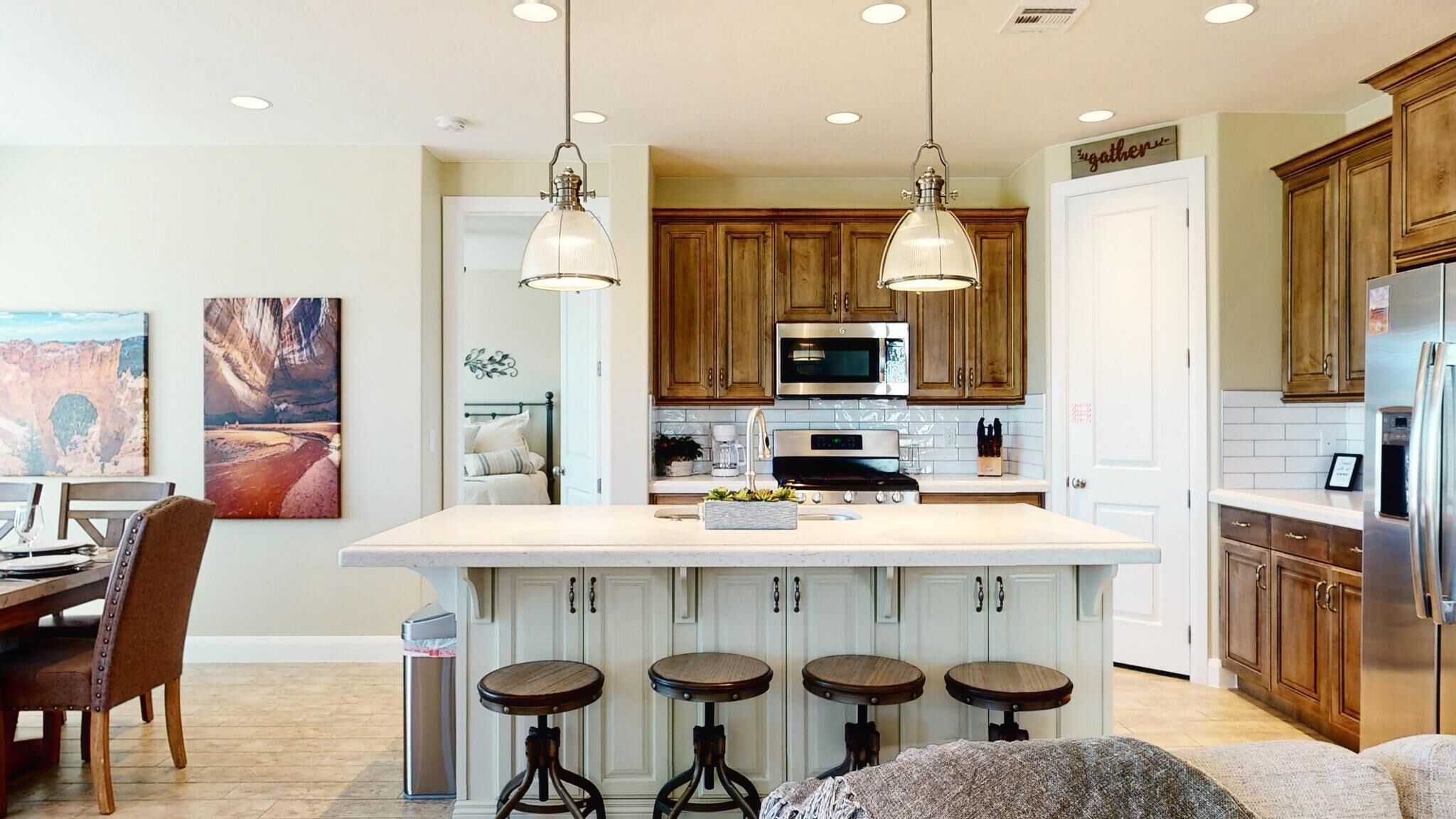 Pool, Paddle boards and views.  Themed Adventure Castle - 4 Bed/4 Bath