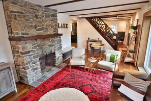 Smart TV, fireplace - The Luzerne Overlook (Lake Luzerne)