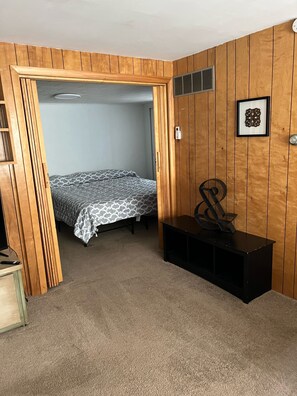 1 bedroom, desk, free WiFi, bed sheets