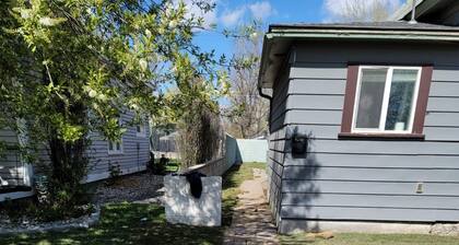 Adorable 1 bedroom, 2 blocks from historic downtown.