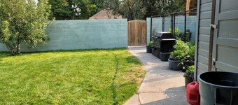 Adorable 1 bedroom, 2 blocks from historic downtown.