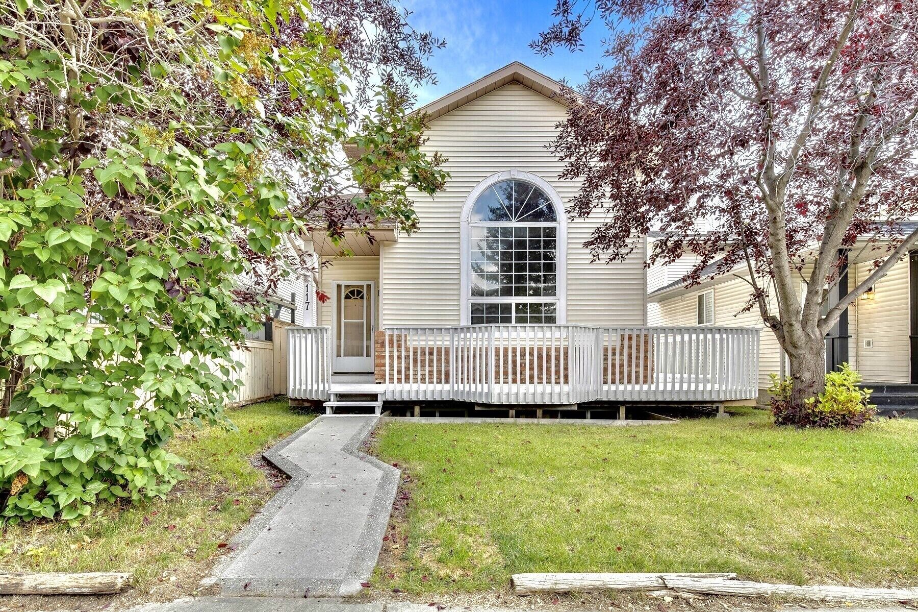 Close to Airport: Beautiful Two Bedroom Guest Suite