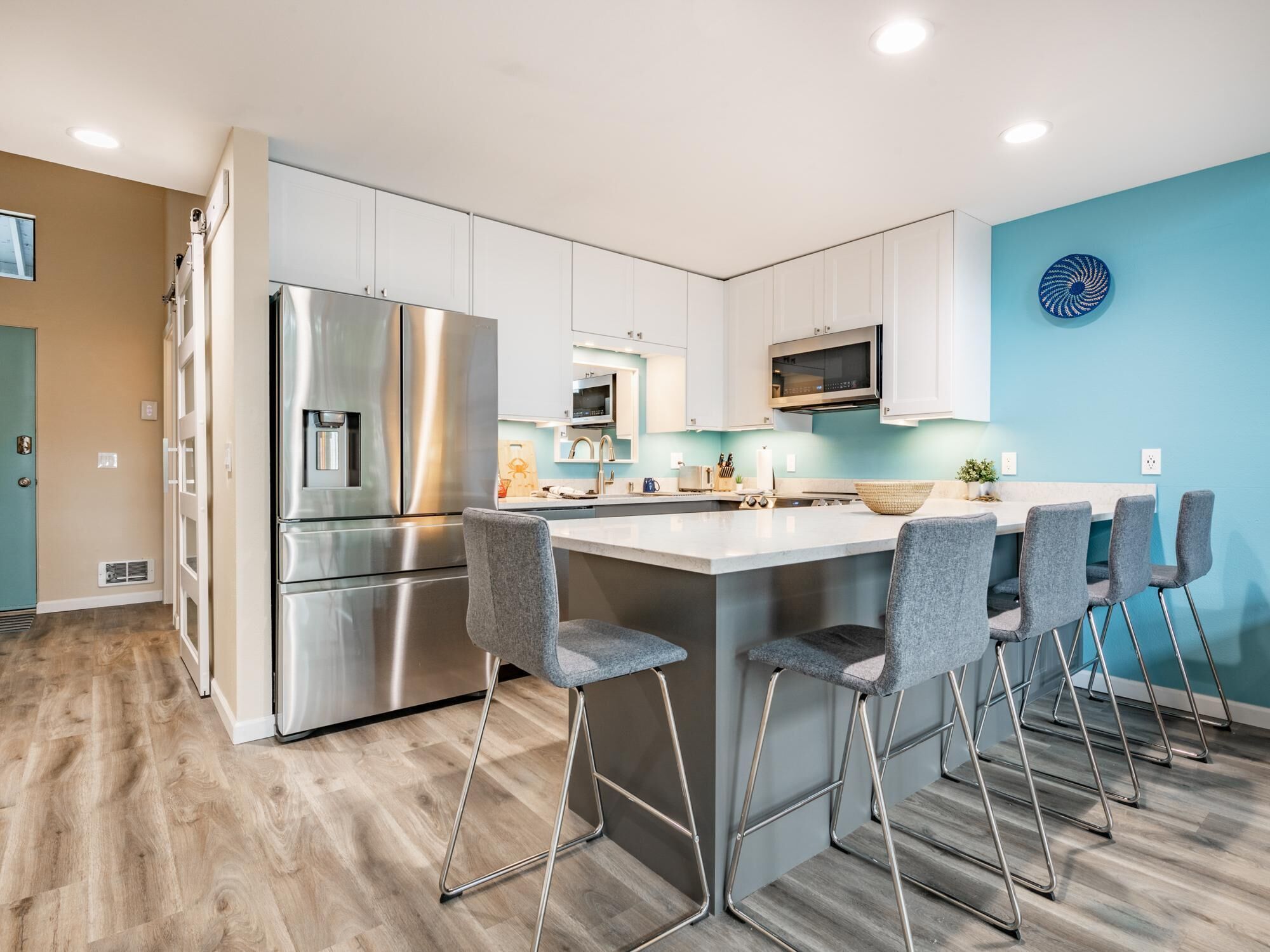 JL 310: Beauty at the beach, so much fun!