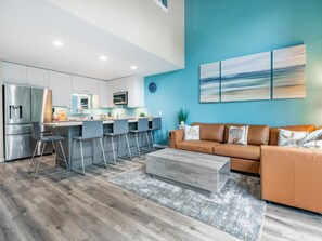 Smart TV, fireplace, DVD player, foosball - JL 310: Beauty at the beach, so much fun! (Birch Bay)