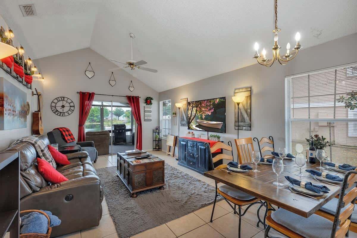 Chill 4/2, Lakefront, Game Room, Fishing & Hot Tub - Oviedo, FL