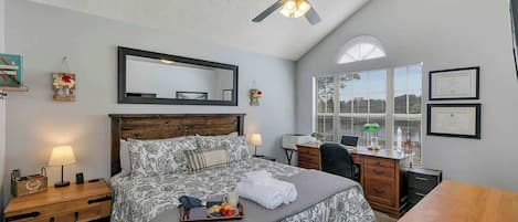 4 habitaciones, tabla de planchar con plancha y cuna de viaje