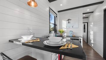 冰箱、微波炉、炉灶、茶具/咖啡用具