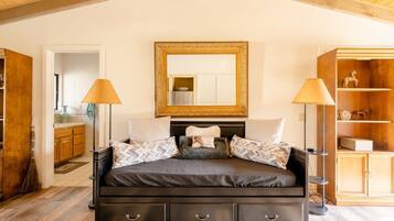 1 habitación, escritorio, tabla de planchar con plancha y wifi gratis